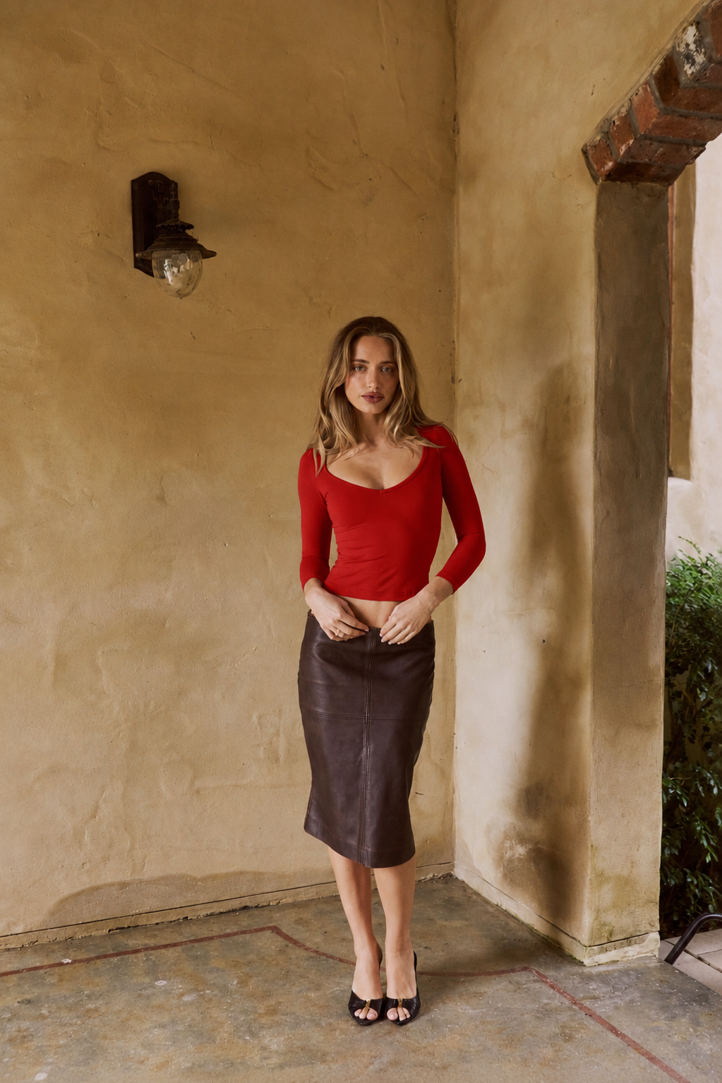 Chiara V Neck - Red